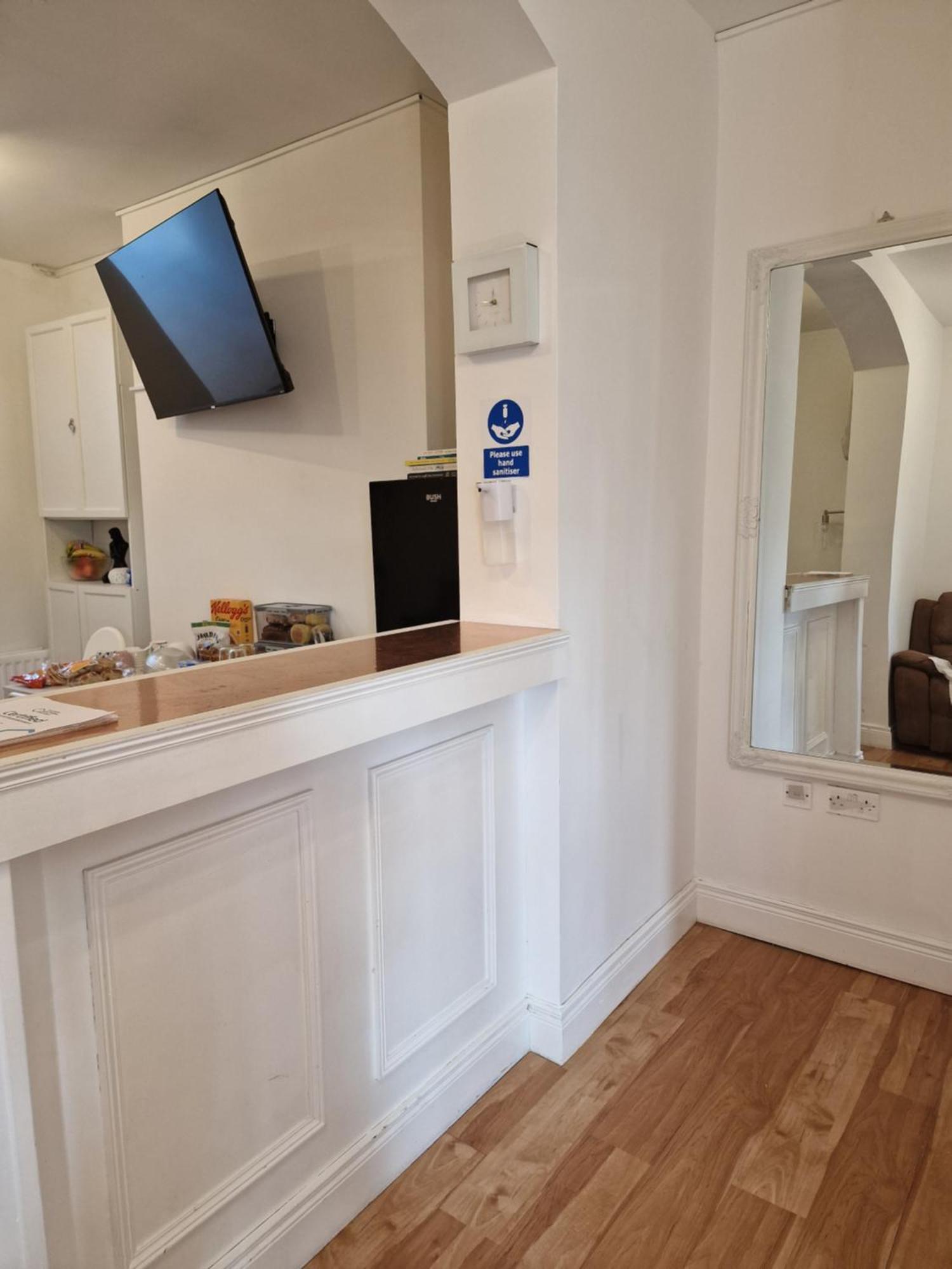 Aunty Katie'S House, Ni Tourist Board Certified & Located On The Main Oldpark Road To Belfast, With Free Continental Breakfast & Free Ultra Fast Sky Internet, Free Sky Sports & Free Sky Cinema, Self-Check In After 10Pm Gmt Hostel Kültér fotó