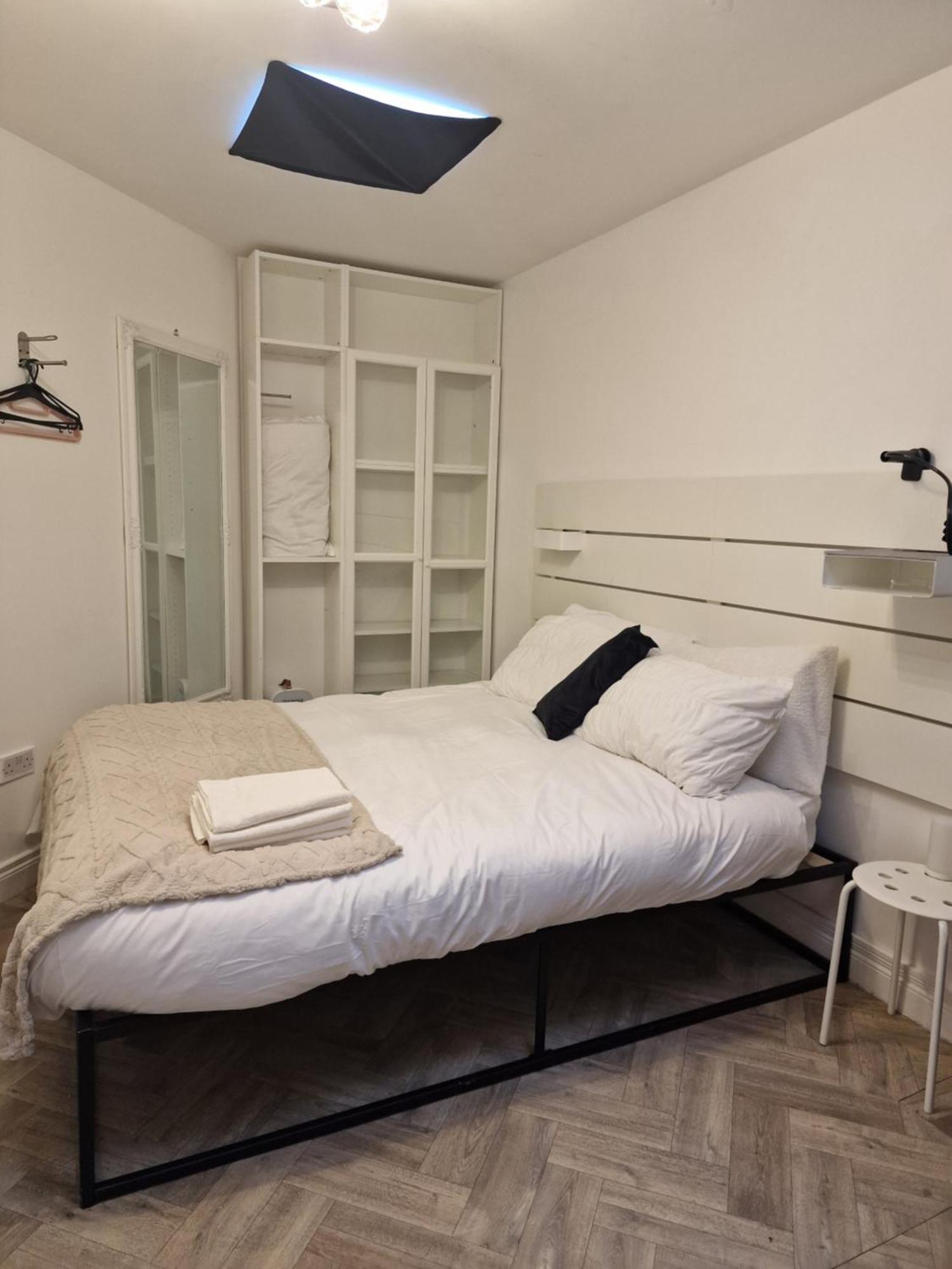 Aunty Katie'S House, Ni Tourist Board Certified & Located On The Main Oldpark Road To Belfast, With Free Continental Breakfast & Free Ultra Fast Sky Internet, Free Sky Sports & Free Sky Cinema, Self-Check In After 10Pm Gmt Hostel Kültér fotó