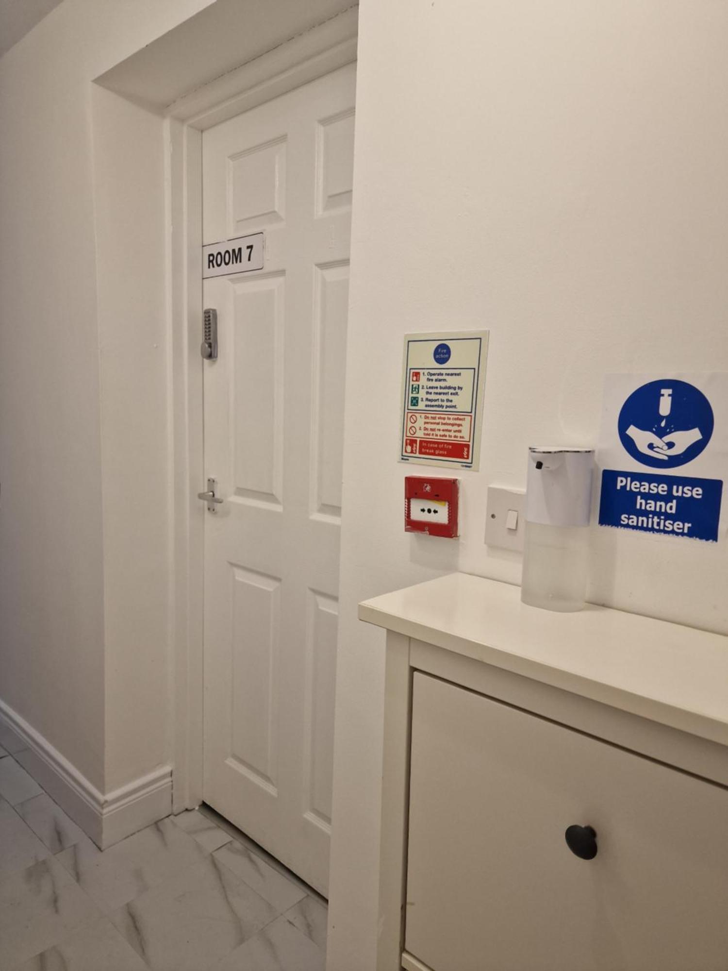 Aunty Katie'S House, Ni Tourist Board Certified & Located On The Main Oldpark Road To Belfast, With Free Continental Breakfast & Free Ultra Fast Sky Internet, Free Sky Sports & Free Sky Cinema, Self-Check In After 10Pm Gmt Hostel Kültér fotó