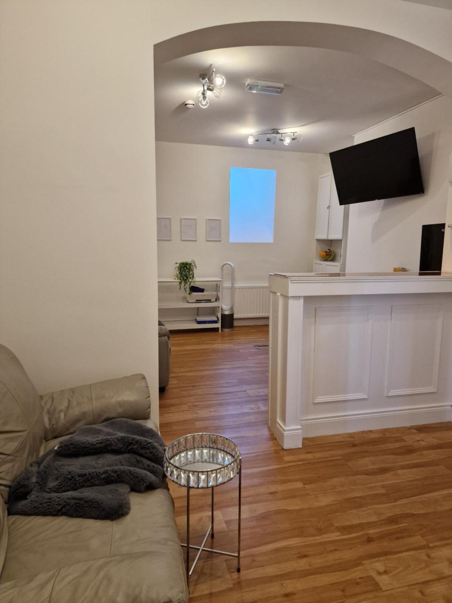 Aunty Katie'S House, Ni Tourist Board Certified & Located On The Main Oldpark Road To Belfast, With Free Continental Breakfast & Free Ultra Fast Sky Internet, Free Sky Sports & Free Sky Cinema, Self-Check In After 10Pm Gmt Hostel Kültér fotó