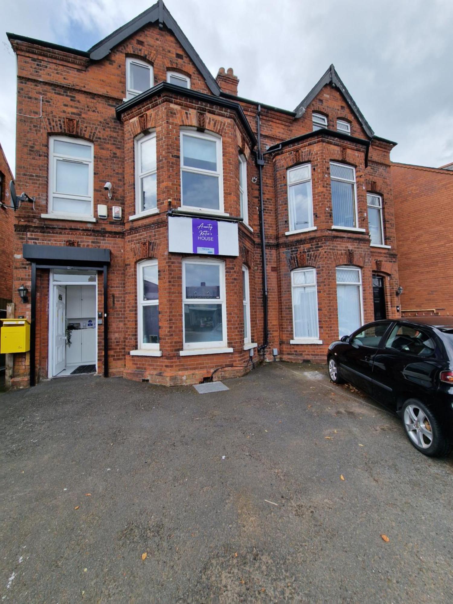 Aunty Katie'S House, Ni Tourist Board Certified & Located On The Main Oldpark Road To Belfast, With Free Continental Breakfast & Free Ultra Fast Sky Internet, Free Sky Sports & Free Sky Cinema, Self-Check In After 10Pm Gmt Hostel Kültér fotó