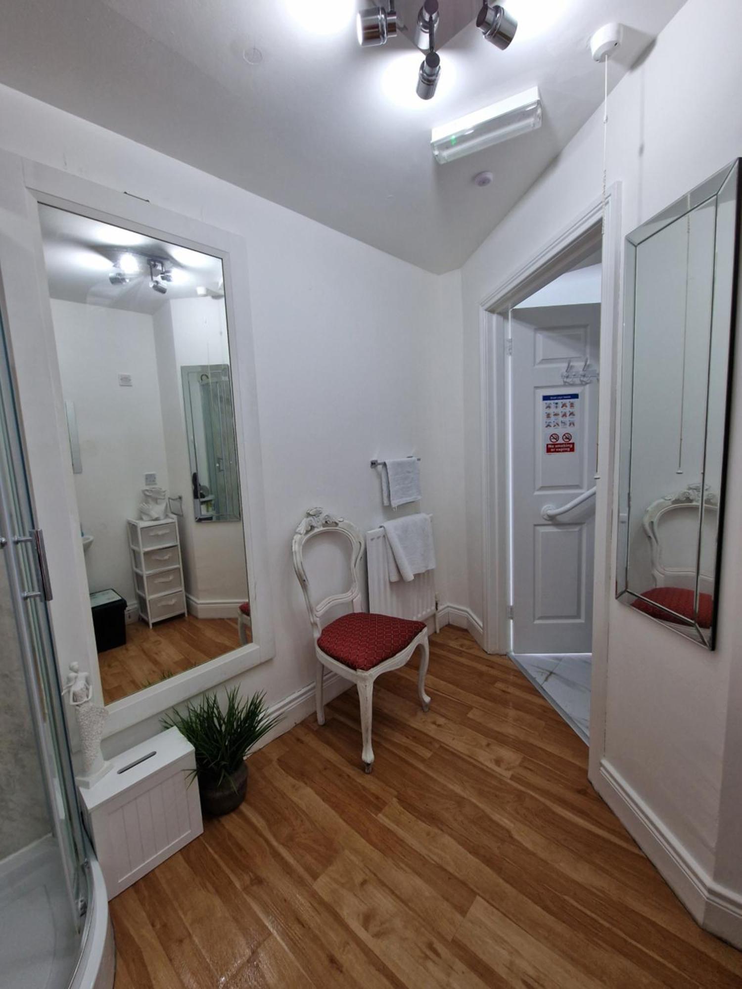 Aunty Katie'S House, Ni Tourist Board Certified & Located On The Main Oldpark Road To Belfast, With Free Continental Breakfast & Free Ultra Fast Sky Internet, Free Sky Sports & Free Sky Cinema, Self-Check In After 10Pm Gmt Hostel Kültér fotó