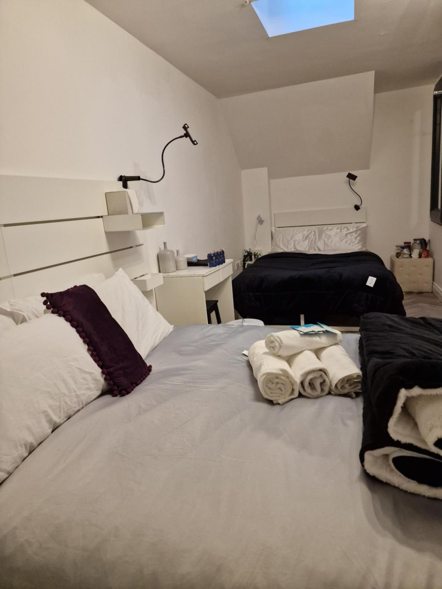 Aunty Katie'S House, Ni Tourist Board Certified & Located On The Main Oldpark Road To Belfast, With Free Continental Breakfast & Free Ultra Fast Sky Internet, Free Sky Sports & Free Sky Cinema, Self-Check In After 10Pm Gmt Hostel Kültér fotó